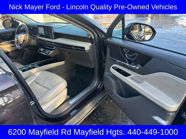 Used 2023 Lincoln Corsair Reserve image 9