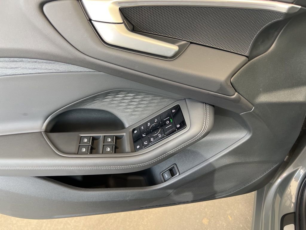 Used 2025 Audi A5 2.0T Premium w/ Convenience Package image 18