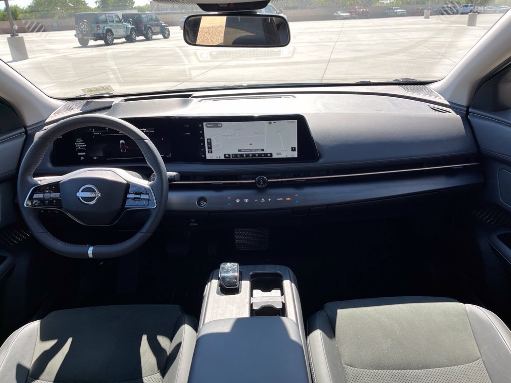 Used 2024 Nissan Ariya AWD image 13