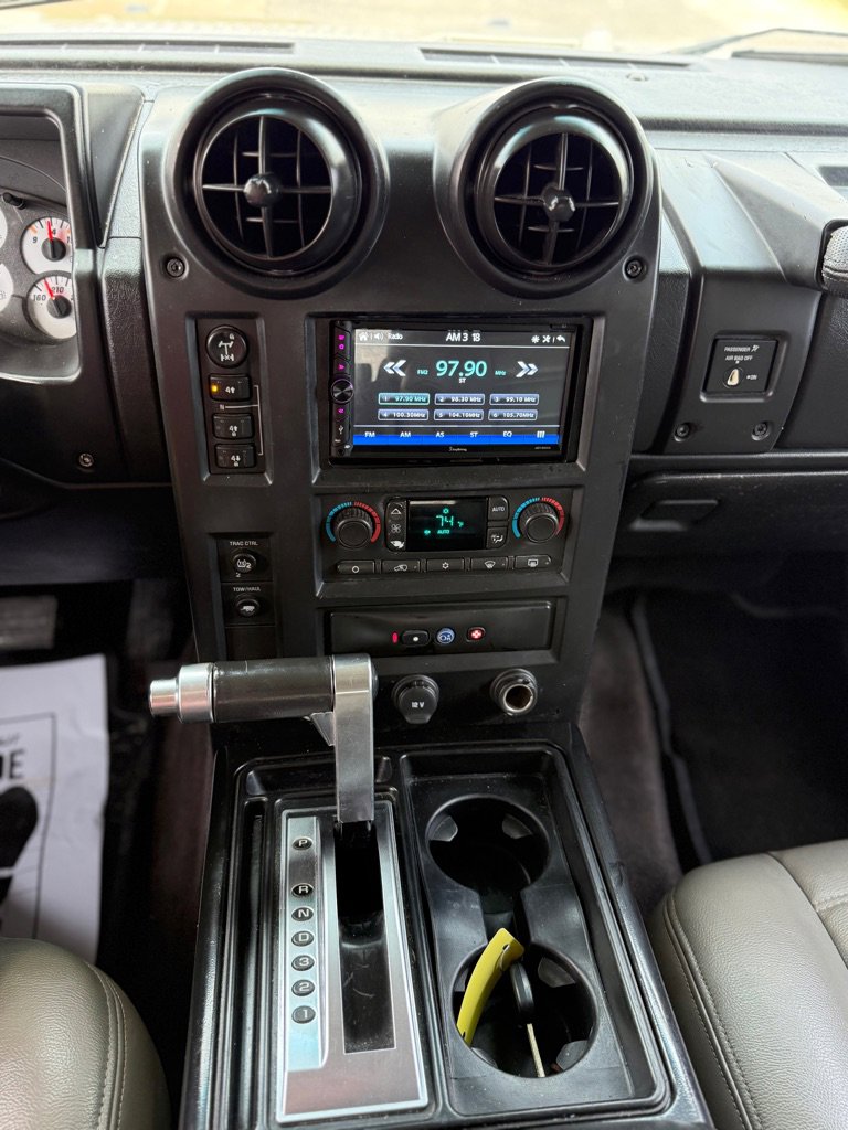 Used 2003 HUMMER H2 w/ Preferred Equipment Group image 13