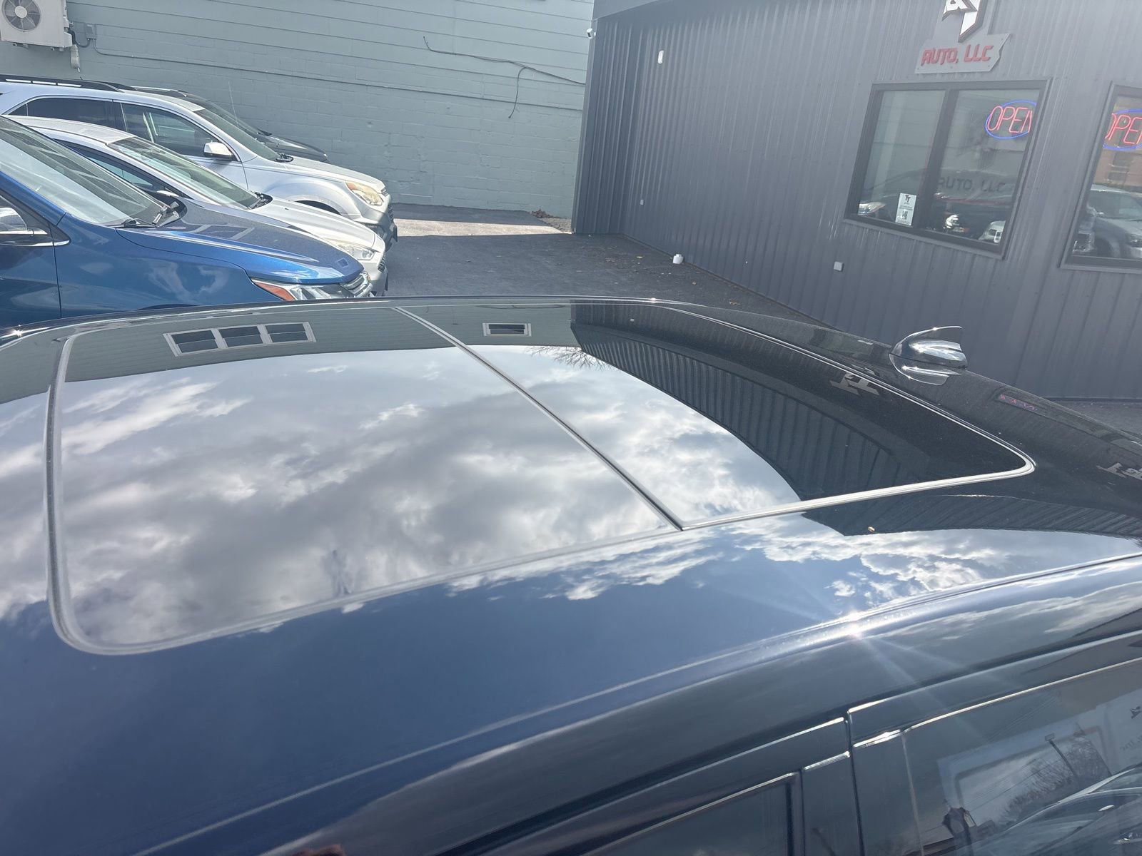 Used 2018 Chrysler 300 S w/ 300S Premium Group image 11