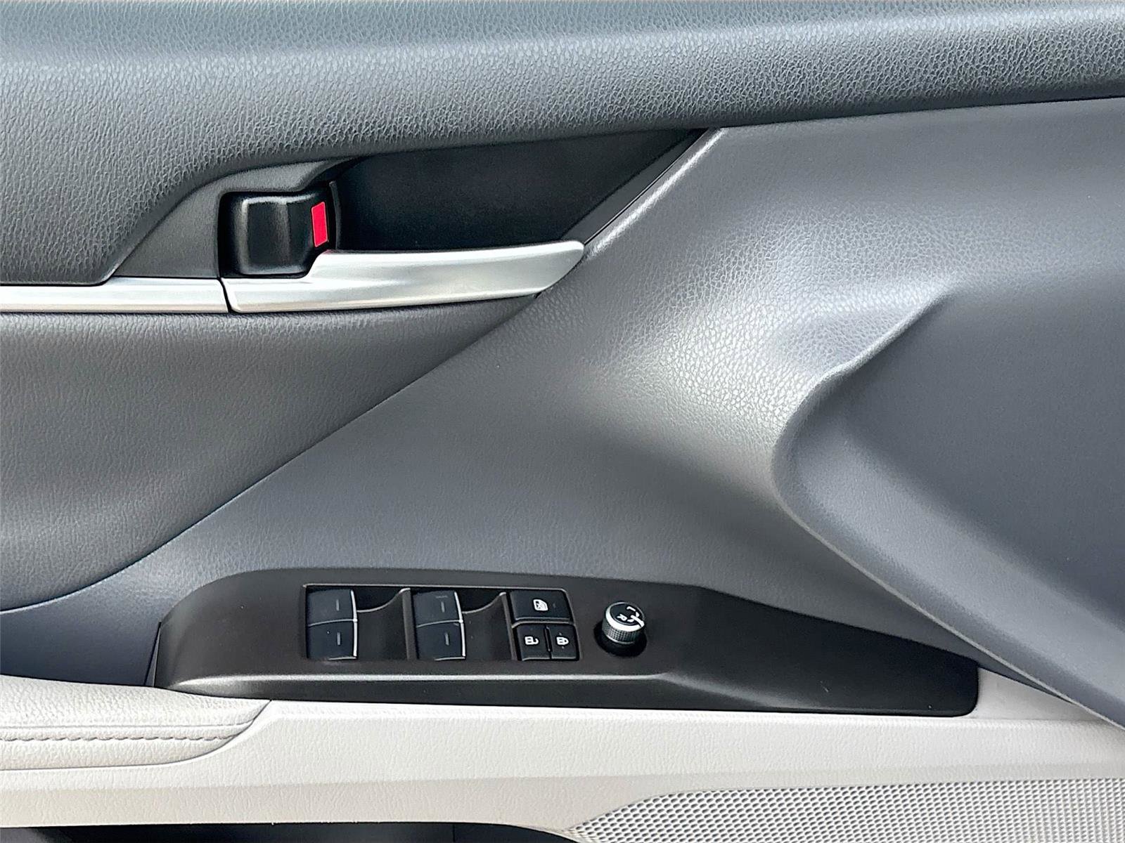 Used 2023 Toyota Camry XSE image 19