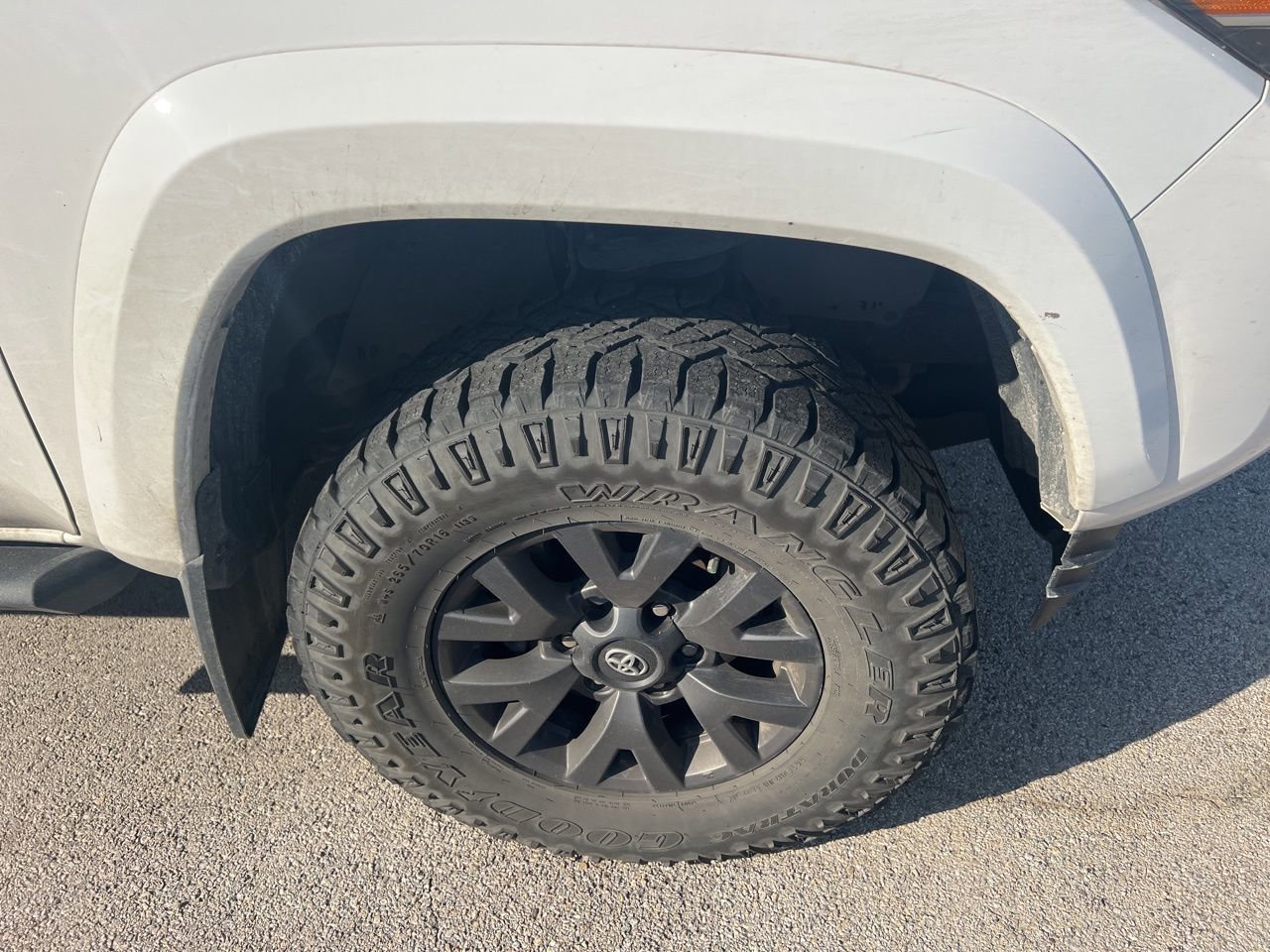 Used 2023 Toyota Tacoma SR5 w/ Technology Package image 13