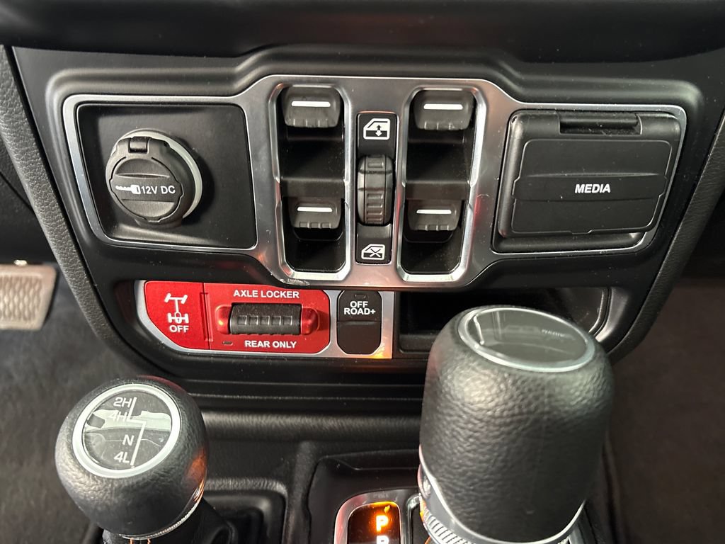 Used 2022 Jeep Gladiator Mojave w/ Trailer Tow Package AWD/4WD image 16