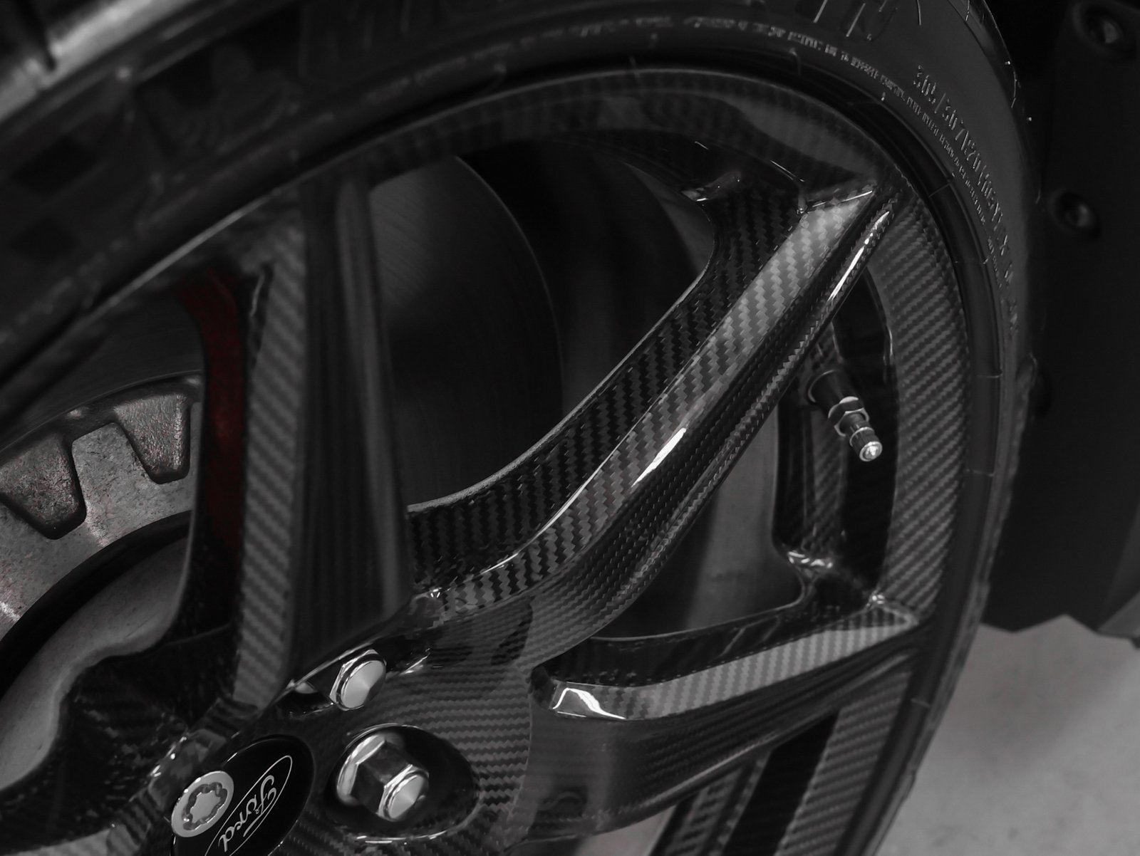 Used 2020 Ford Mustang Shelby GT500 w/ Carbon Fiber Track Pack image 26