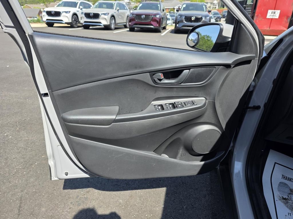 Used 2023 Hyundai Kona SEL image 12