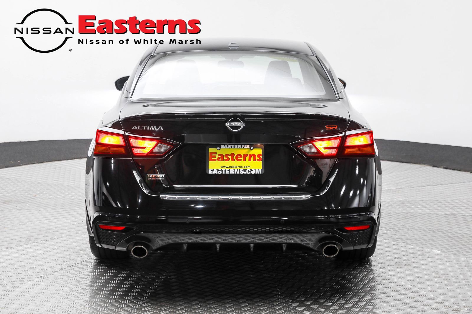 Used 2023 Nissan Altima 2.5 SR w/ SR Premium Package image 8