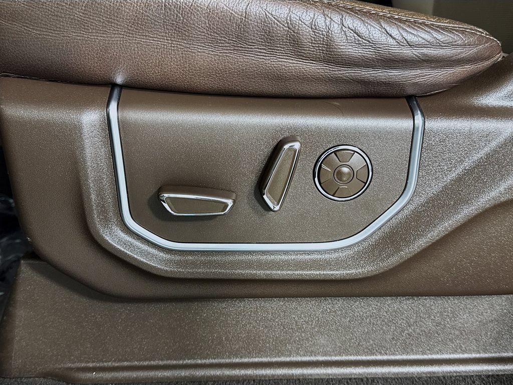 Used 2019 Ford F350 Limited AWD/4WD image 14