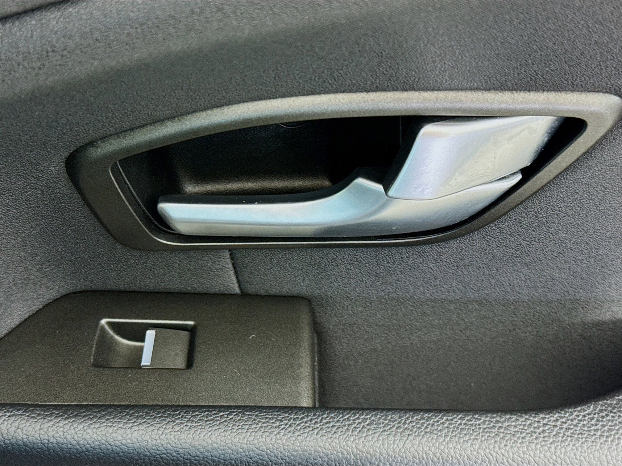 Used 2017 Land Rover Range Rover Evoque SE image 51