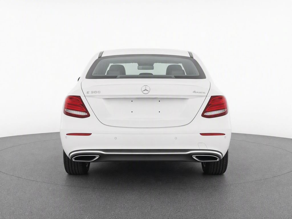 Used 2017 Mercedes-Benz E 300 4MATIC image 7