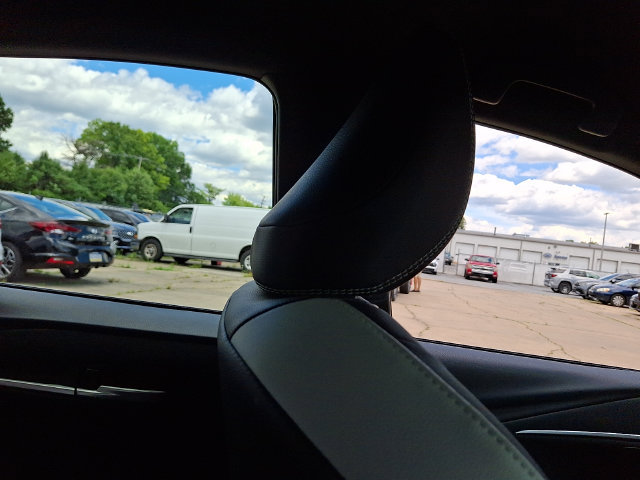 Used 2025 Toyota Camry SE FWD image 13