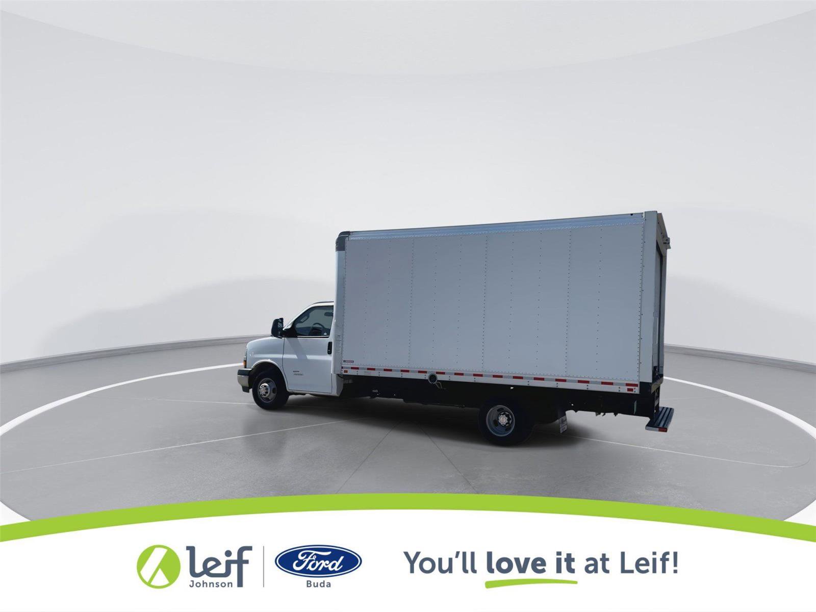 Used 2022 Chevrolet Express 4500 Extended w/ Power Convenience Package image 5