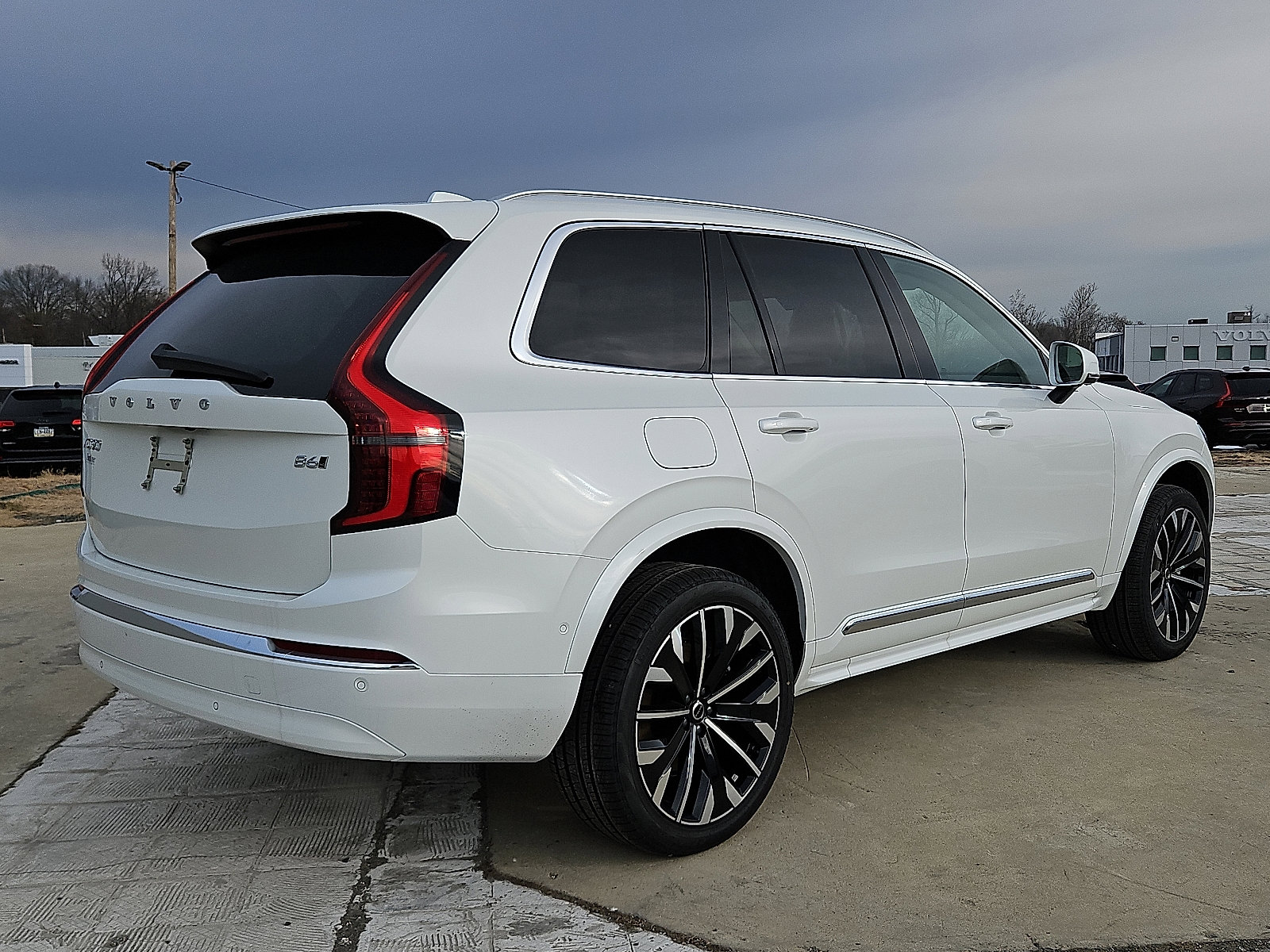 New 2026 Volvo XC90 B6 Ultra w/ Protection Package AWD/4WD image 6