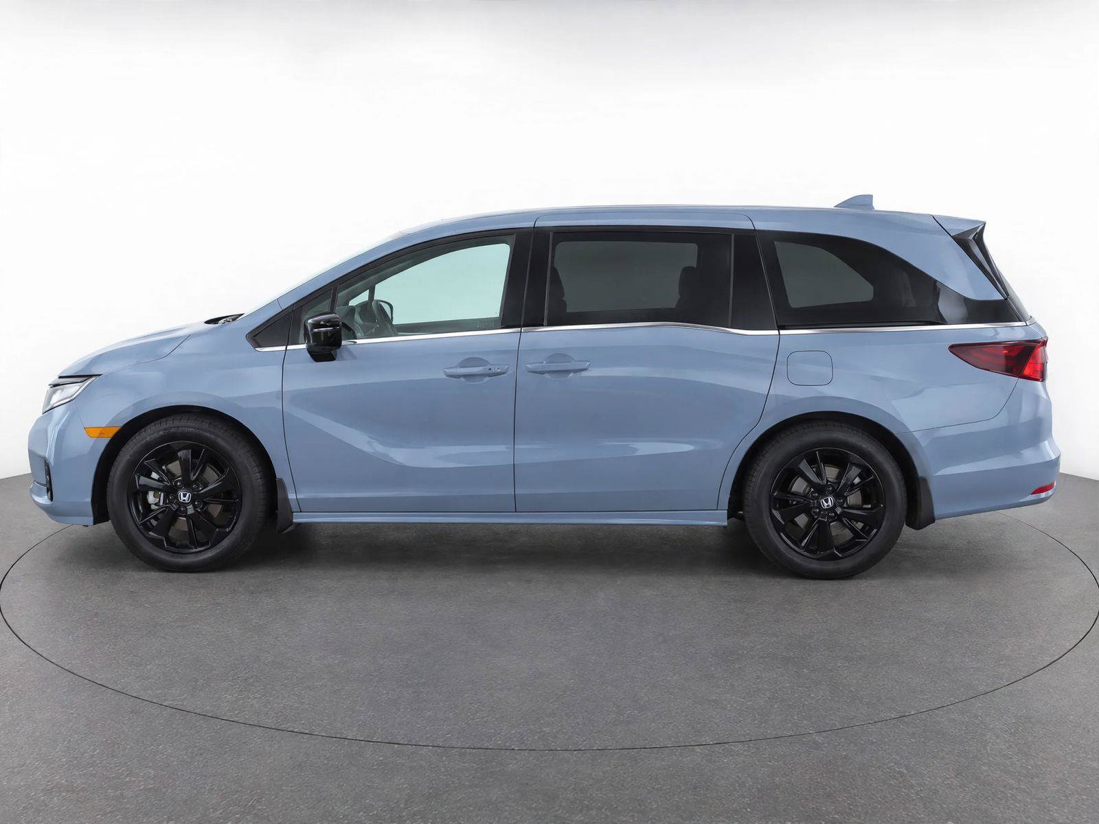 Used 2024 Honda Odyssey Sport image 6