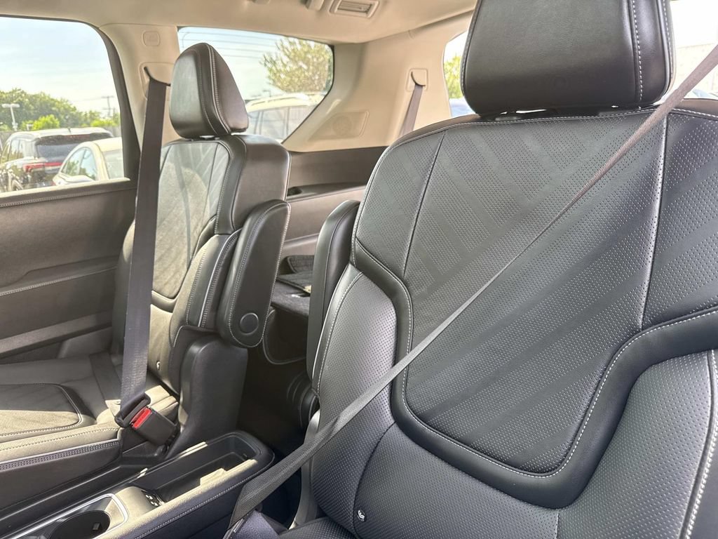 Certified 2025 INFINITI QX80 Luxe AWD/4WD image 32