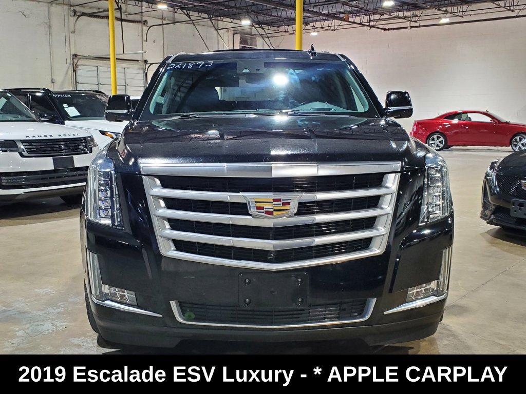 Used 2019 Cadillac Escalade ESV Luxury RWD image 2