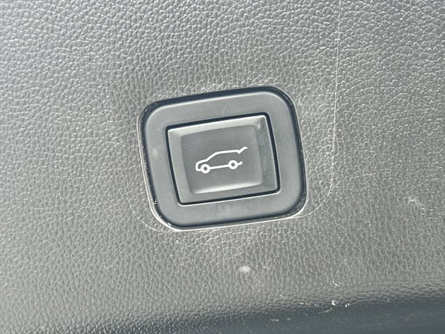 Used 2018 Chevrolet Traverse LT FWD image 20