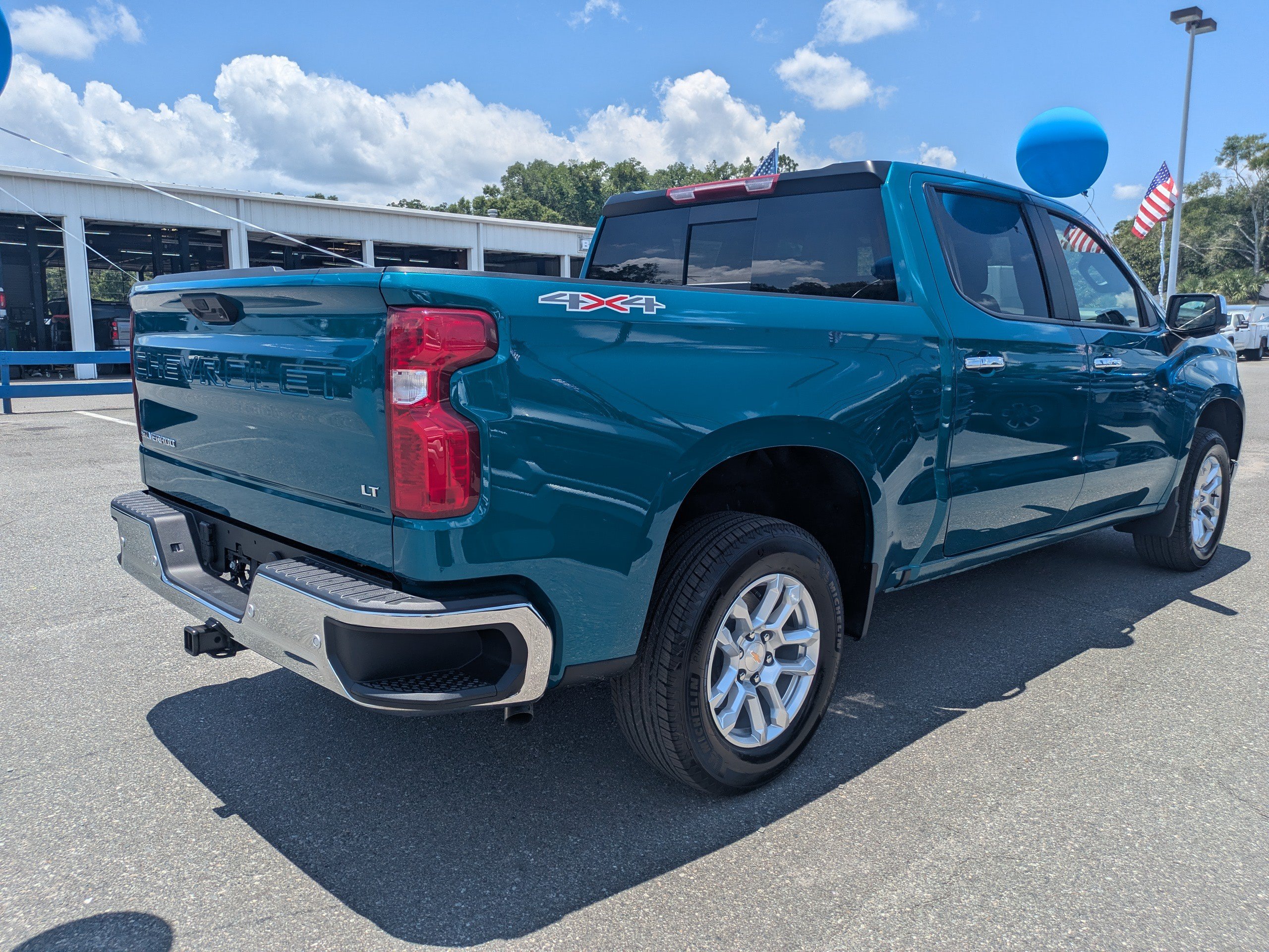 New 2026 Chevrolet Silverado 1500 LT w/ Safety Package AWD/4WD image 4