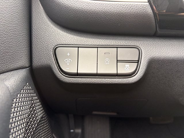 Certified 2025 Kia Seltos S FWD image 23