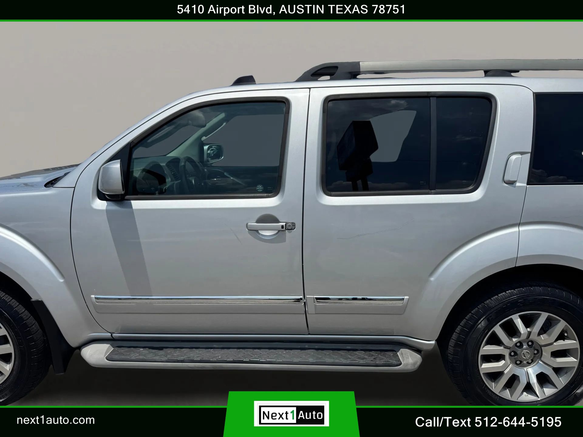 Used 2012 Nissan Pathfinder LE AWD/4WD image 13