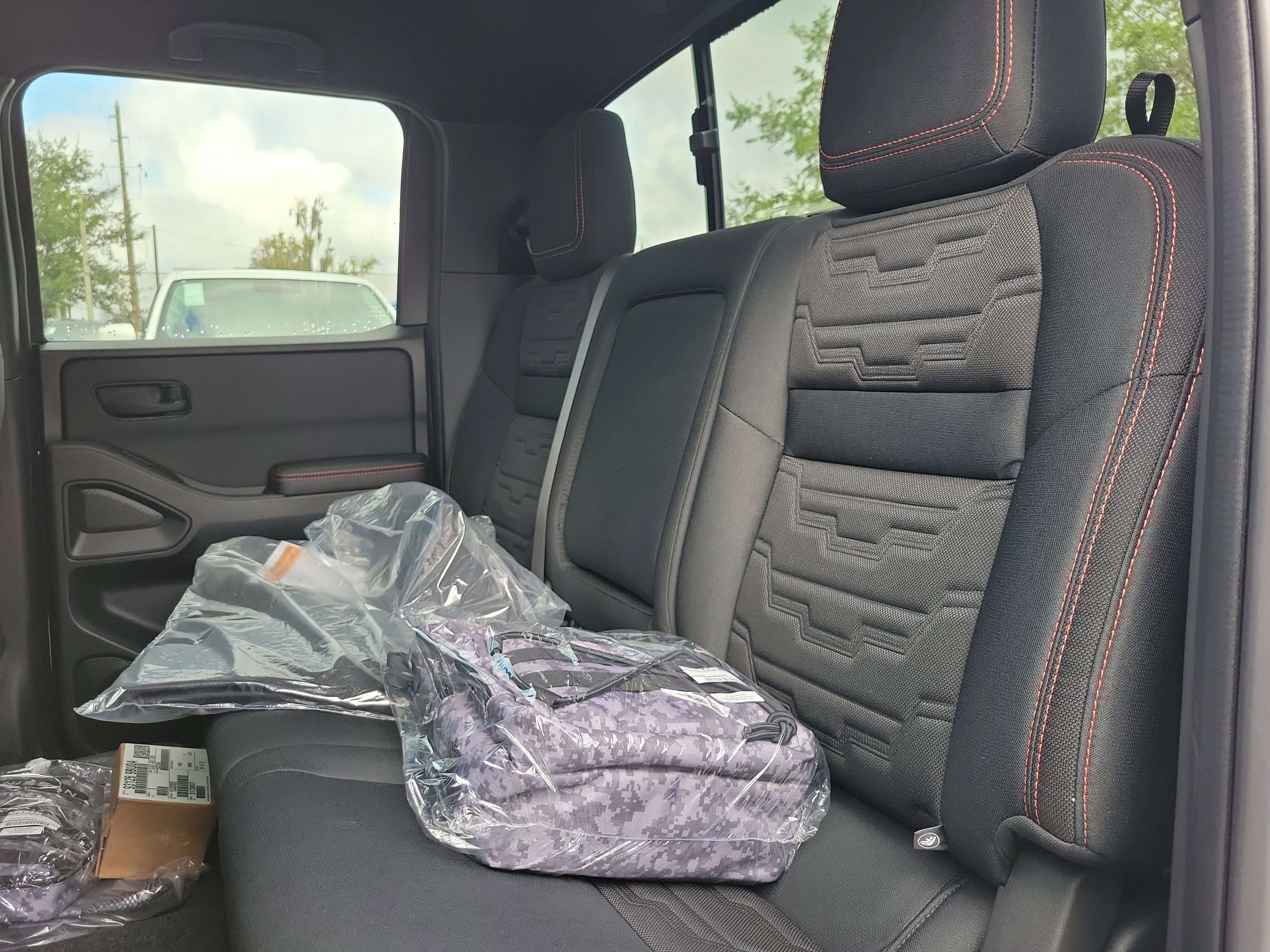 New 2026 Nissan Frontier PRO-4X w/ Pro-4x Convenience Package image 9