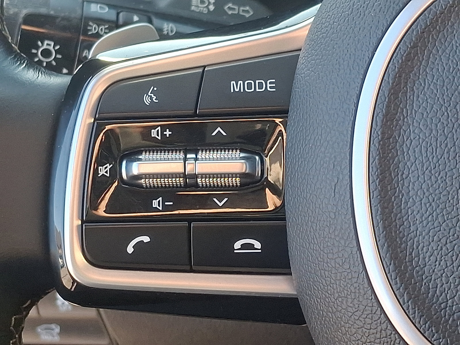 Certified 2022 Kia Sorento EX w/ Panoramic Sunroof Package image 22