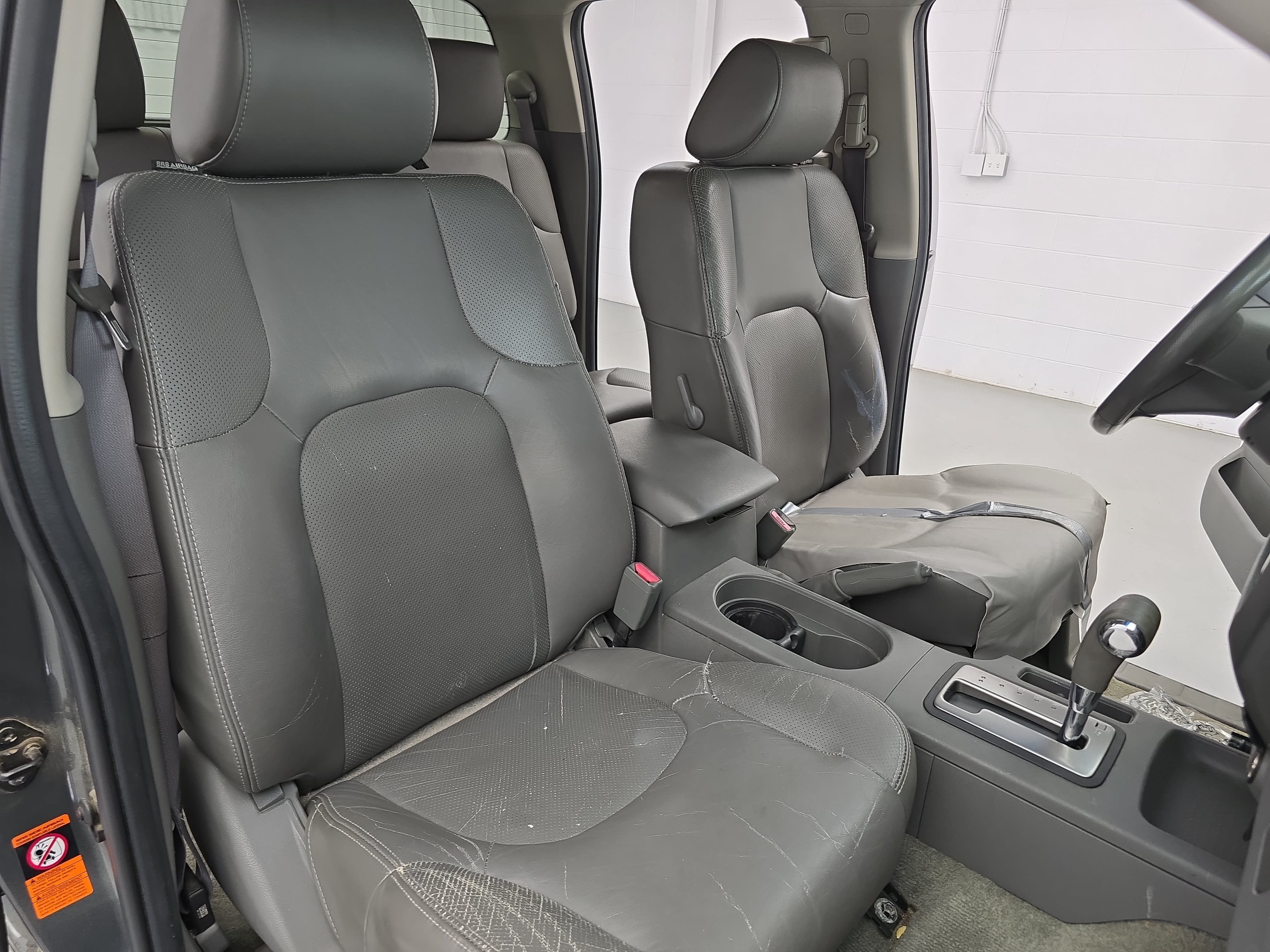 Used 2005 Nissan Frontier LE w/ (X01) Leather Pkg RWD image 10