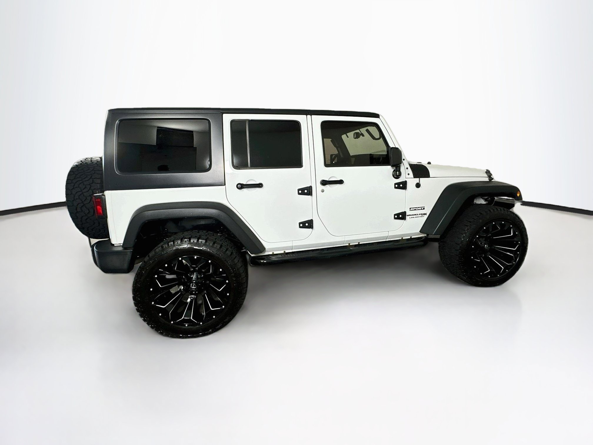 Used 2018 Jeep Wrangler Unlimited Sport S AWD/4WD image 10