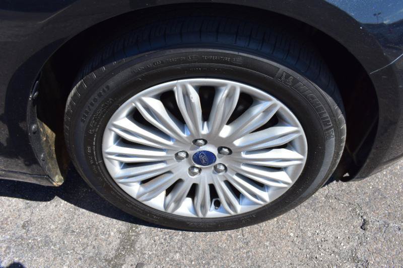 Used 2013 Ford Fusion Energi Titanium w/ Driver Assist Pkg FWD image 25