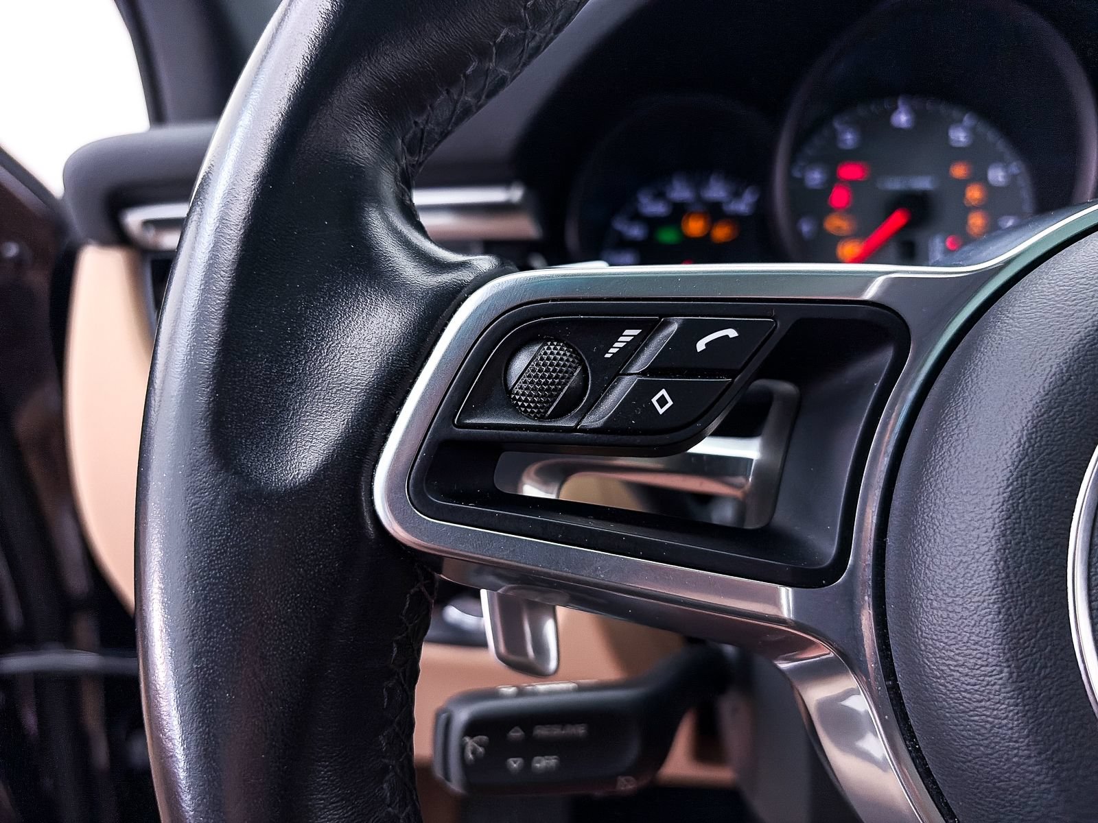 Used 2021 Porsche Macan S w/ Premium Package Plus AWD/4WD image 35
