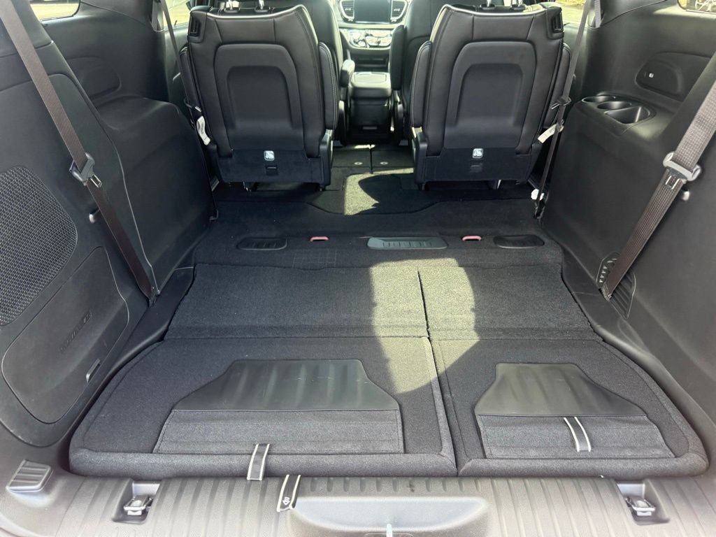 New 2027 Chrysler Pacifica Limited AWD/4WD image 47