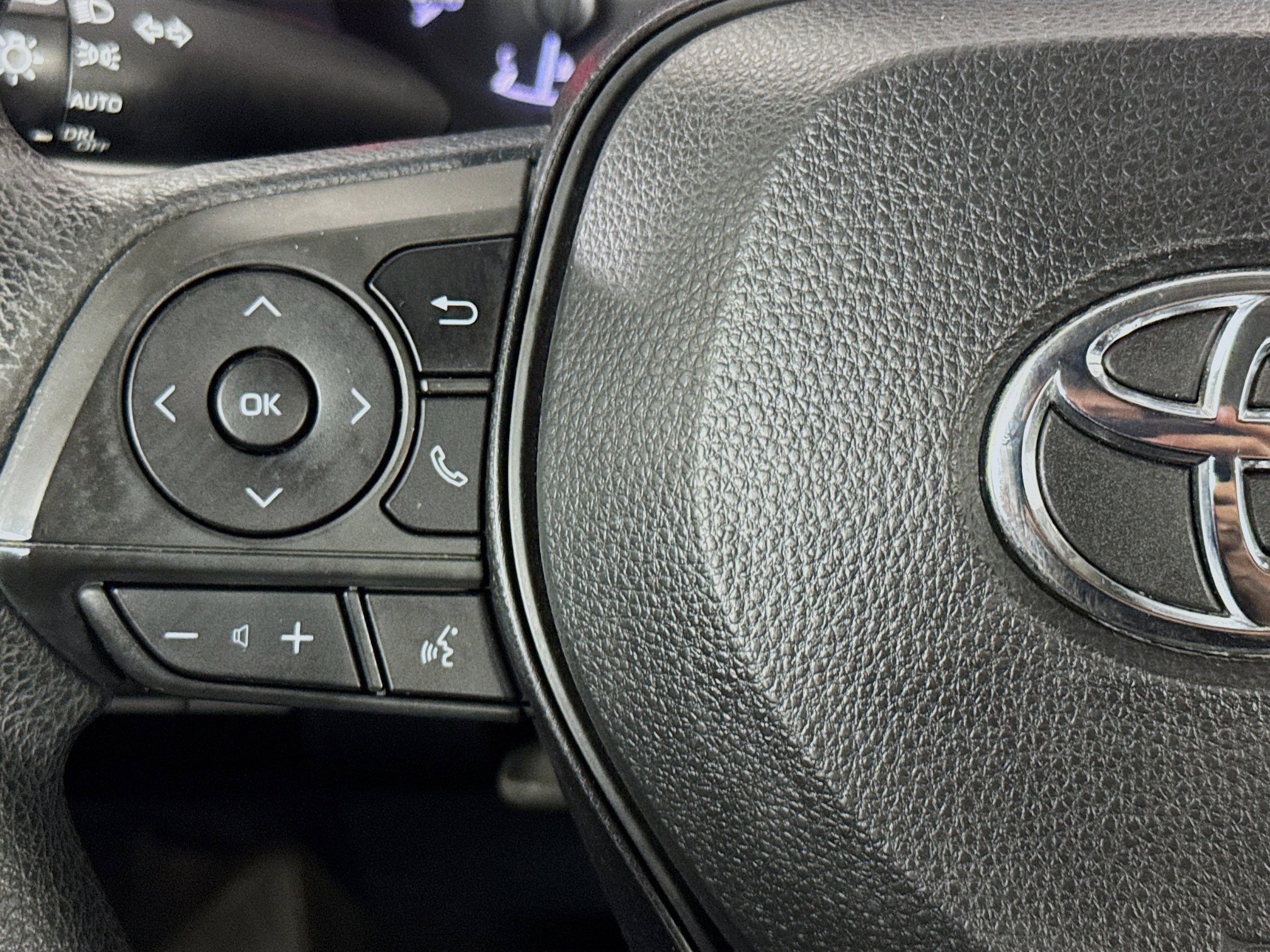 Used 2021 Toyota Corolla L FWD image 13