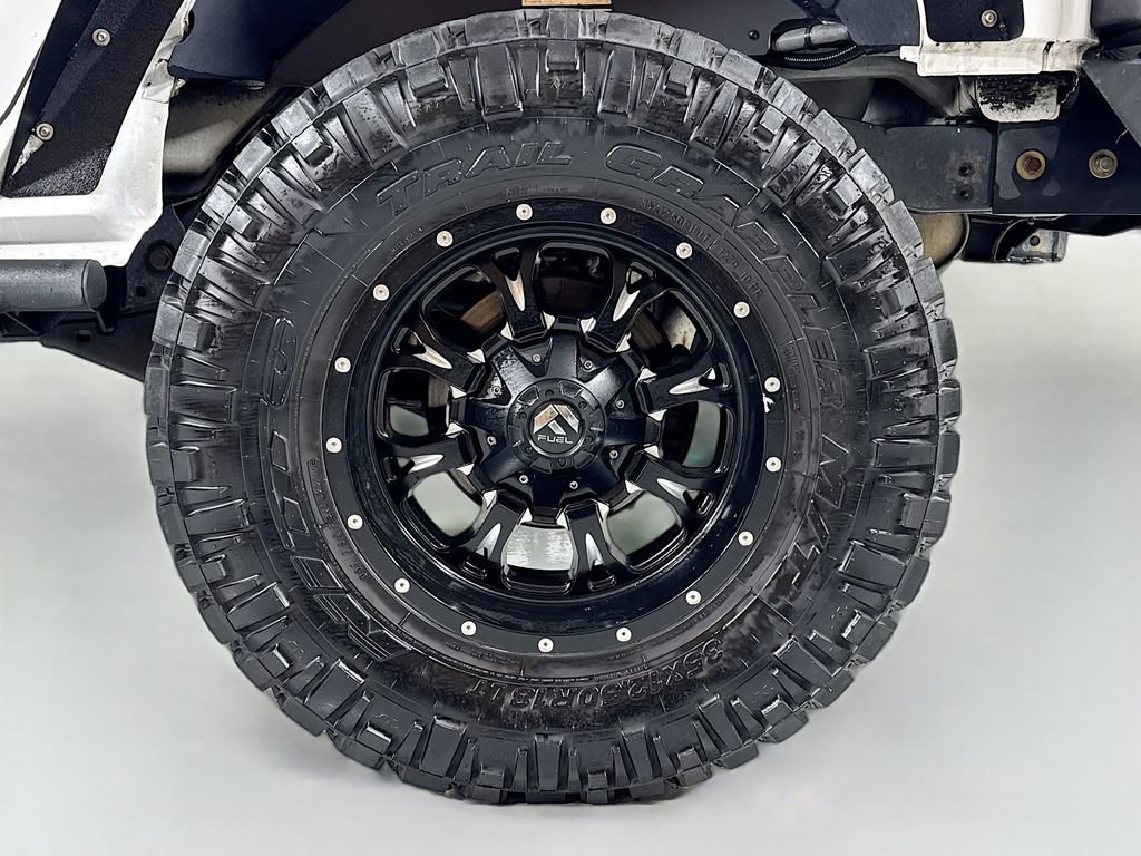 Used 2016 Jeep Wrangler Unlimited Rubicon w/ Connectivity Group AWD/4WD image 10