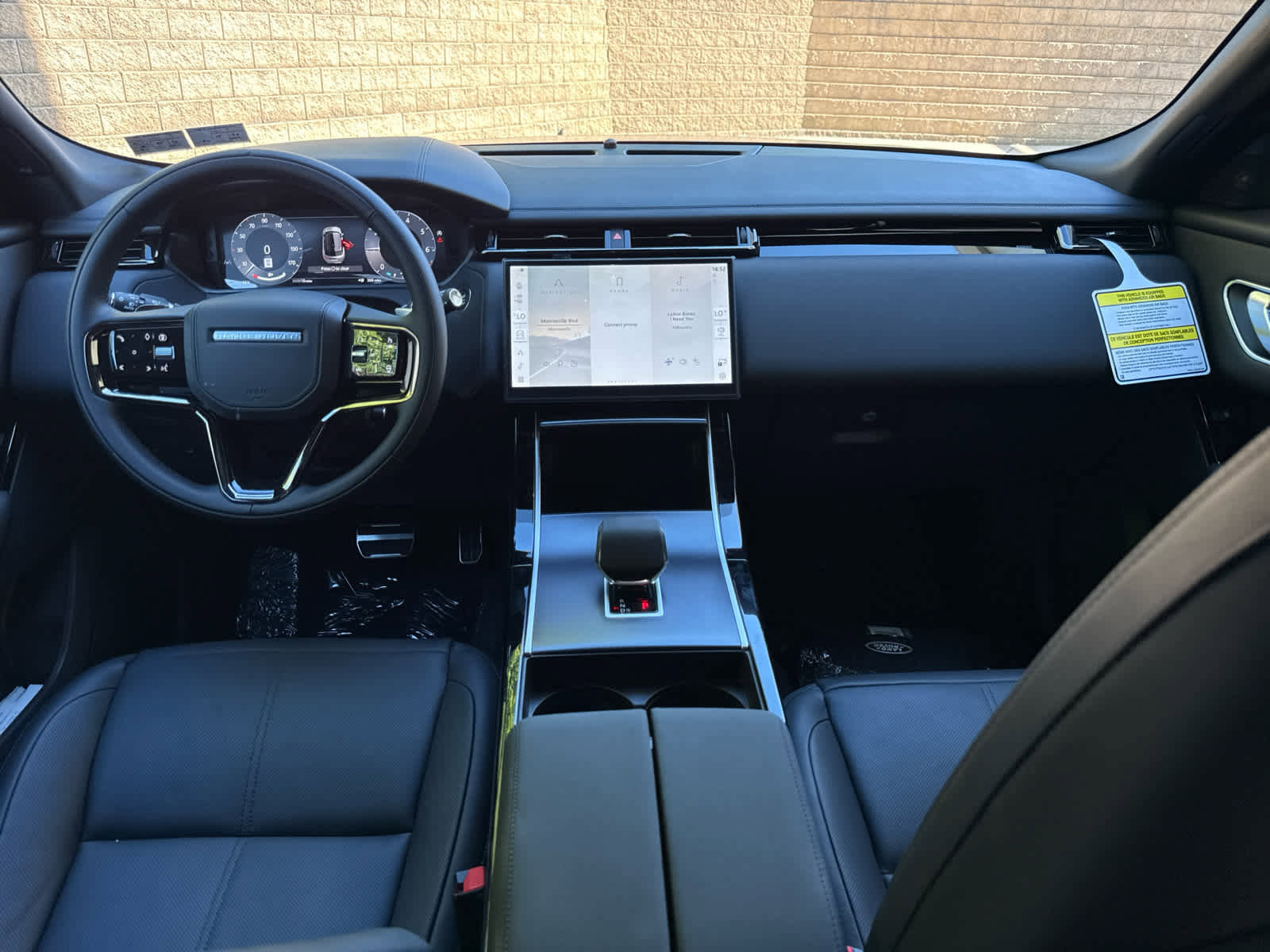 New 2026 Land Rover Range Rover Velar Dynamic SE image 10