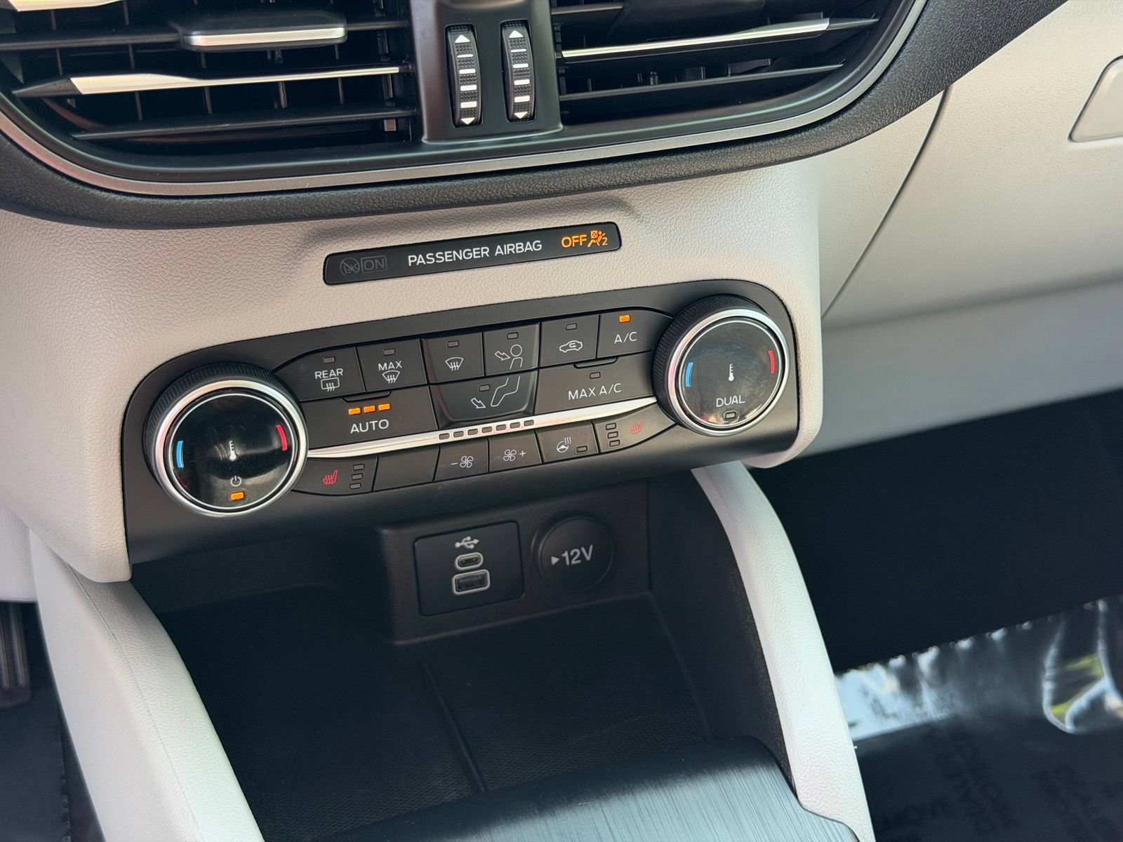 Used 2024 Ford Escape Active AWD/4WD image 21