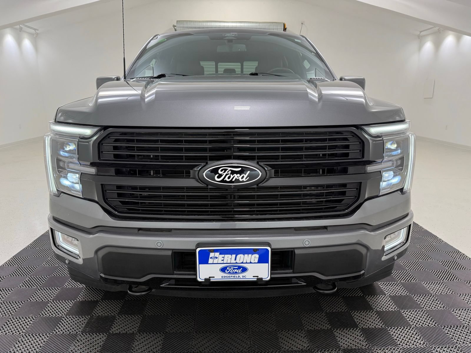 Used 2025 Ford F150 Platinum AWD/4WD image 2