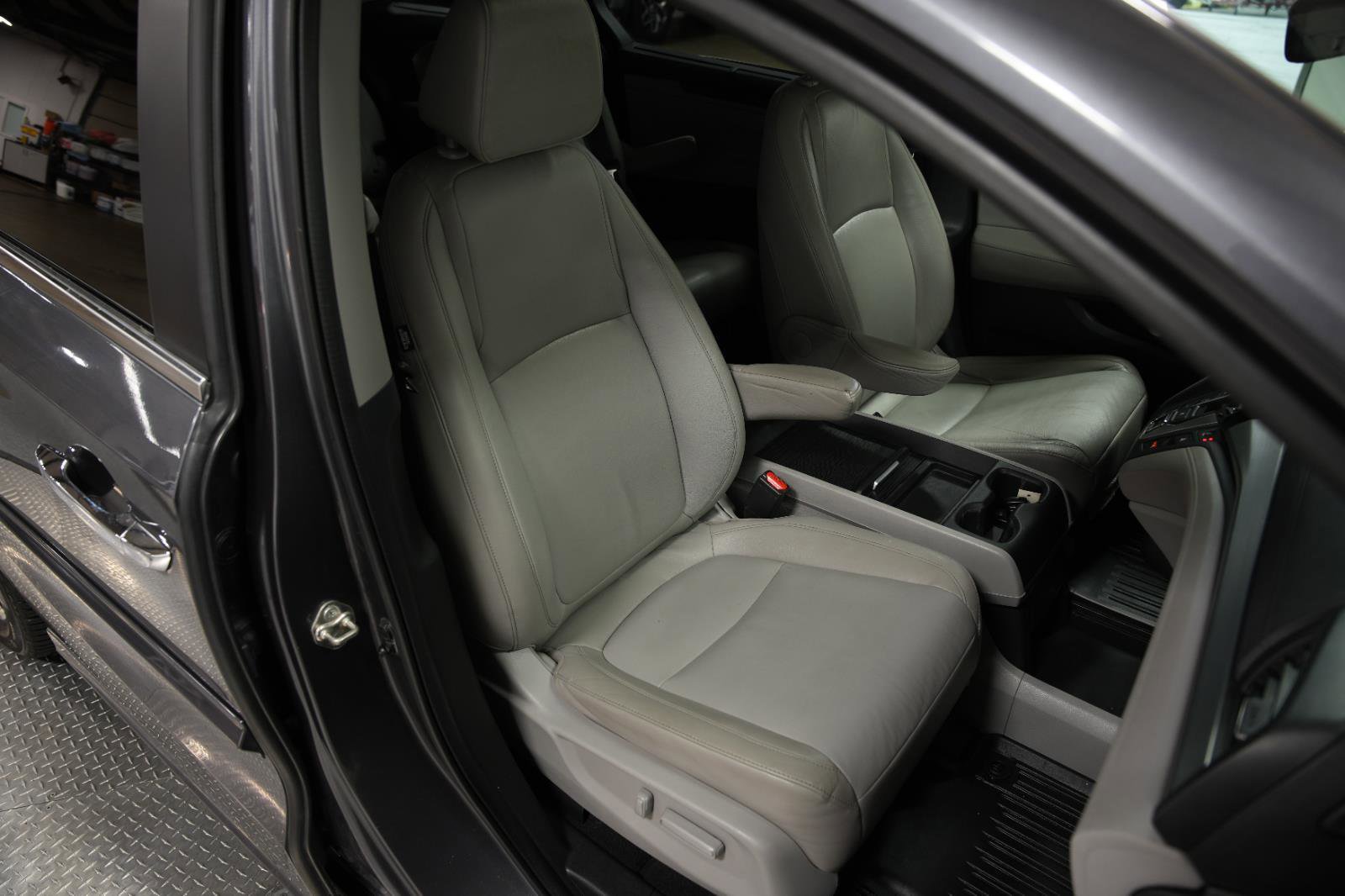 Used 2018 Honda Odyssey Touring image 19