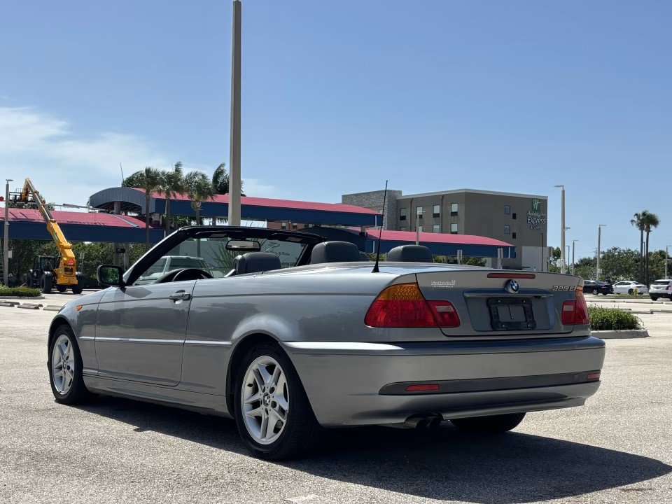 Used 2004 BMW 325Ci Convertible RWD image 5