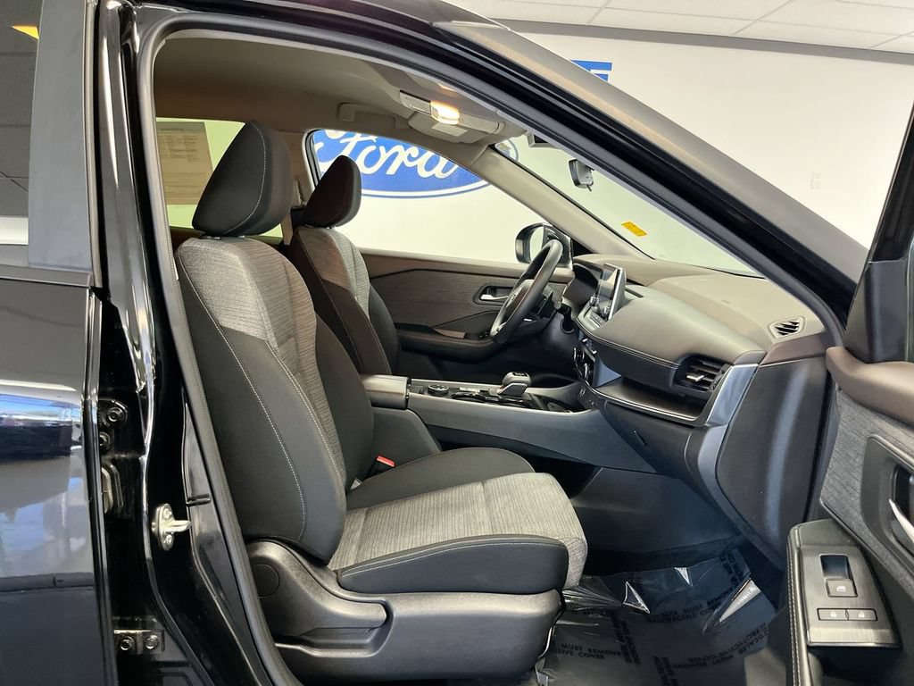 Used 2023 Nissan Rogue SV AWD/4WD image 21