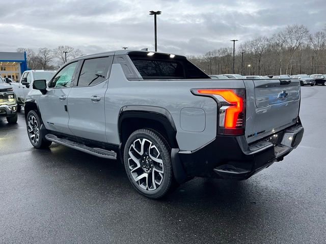 New 2025 Chevrolet Silverado EV RST image 10