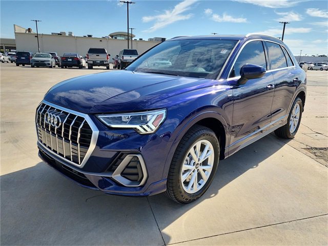 Certified 2025 Audi Q3 2.0T Premium image 3