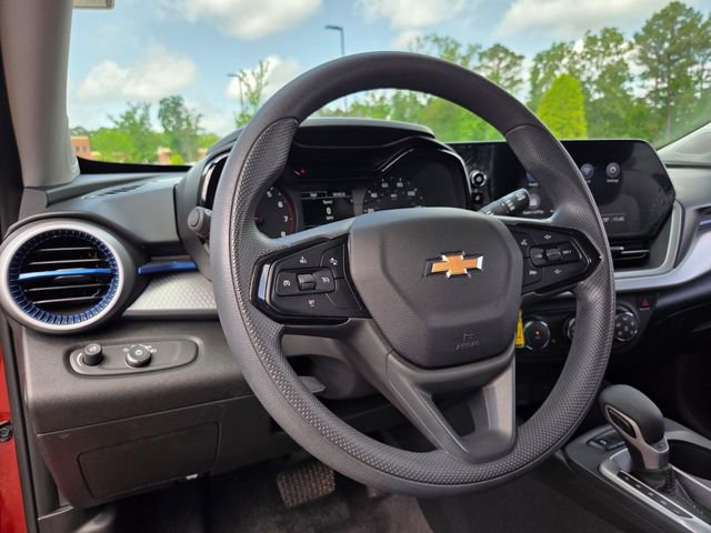 Used 2024 Chevrolet Trax LS w/ LS Convenience Package image 10