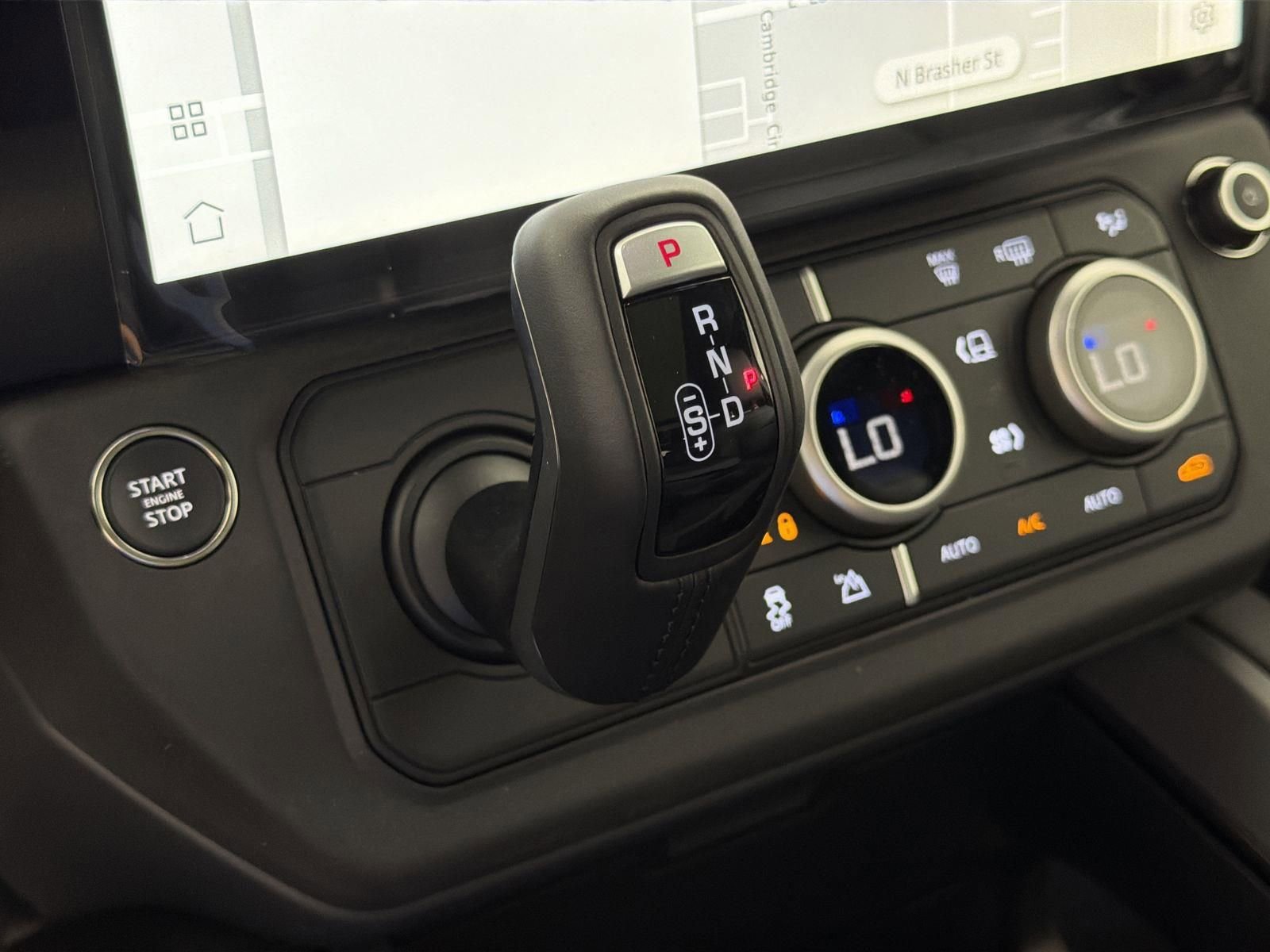 New 2026 Land Rover Defender 130 X-Dynamic SE image 16