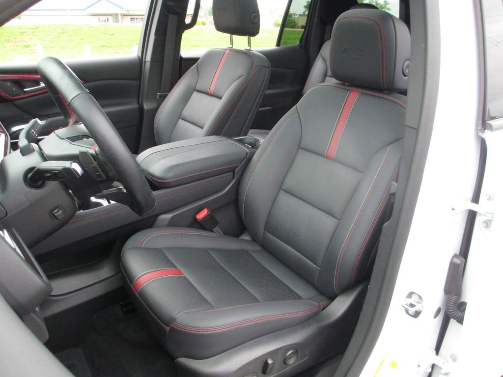 Used 2024 Chevrolet Traverse RS AWD/4WD image 22