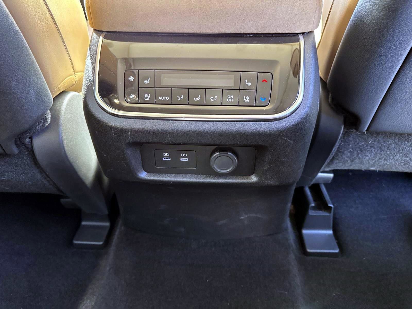 Used 2025 INFINITI QX80 Sensory image 19