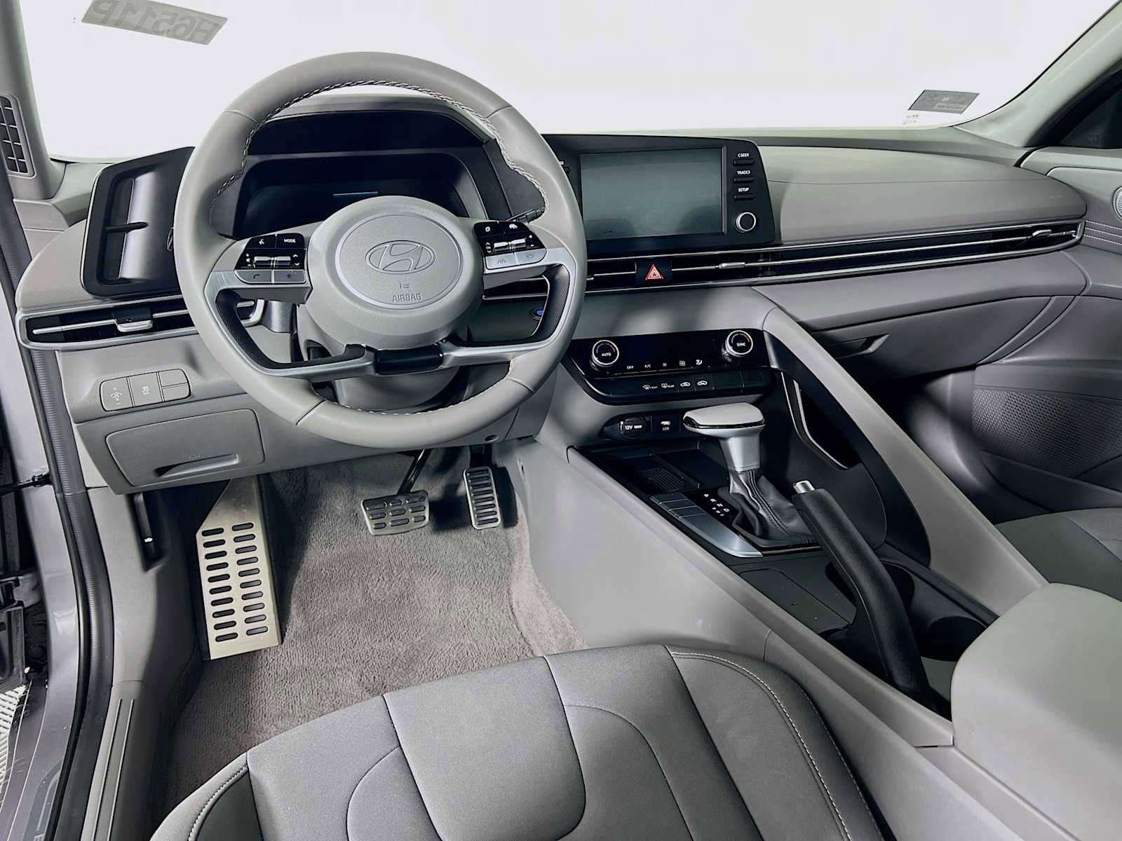 Certified 2025 Hyundai Elantra Sport image 9