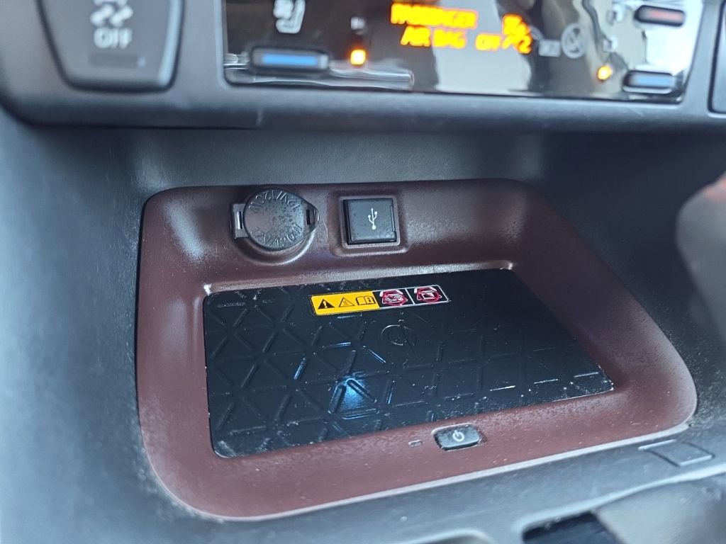 Used 2022 Toyota RAV4 Limited image 27