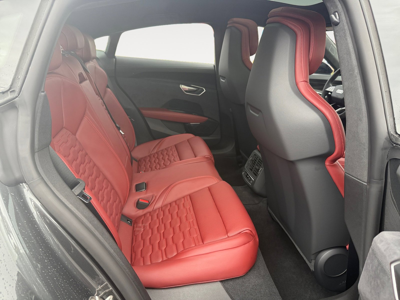 New 2026 Audi S e-tron GT Prestige image 18