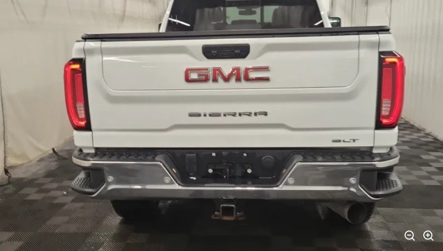 Used 2023 GMC Sierra 2500 SLT w/ SLT Premium Package image 3