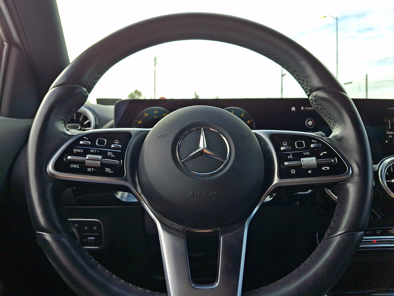 Used 2023 Mercedes-Benz GLA 250 4MATIC image 18